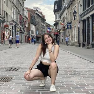 Meet your Posher, Andrea